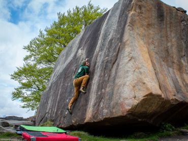 Boulderer at Stanage Plantation © Luke Fletcher