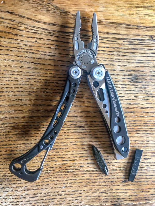 Leatherman Skeletool CX with the 2 supplied bits